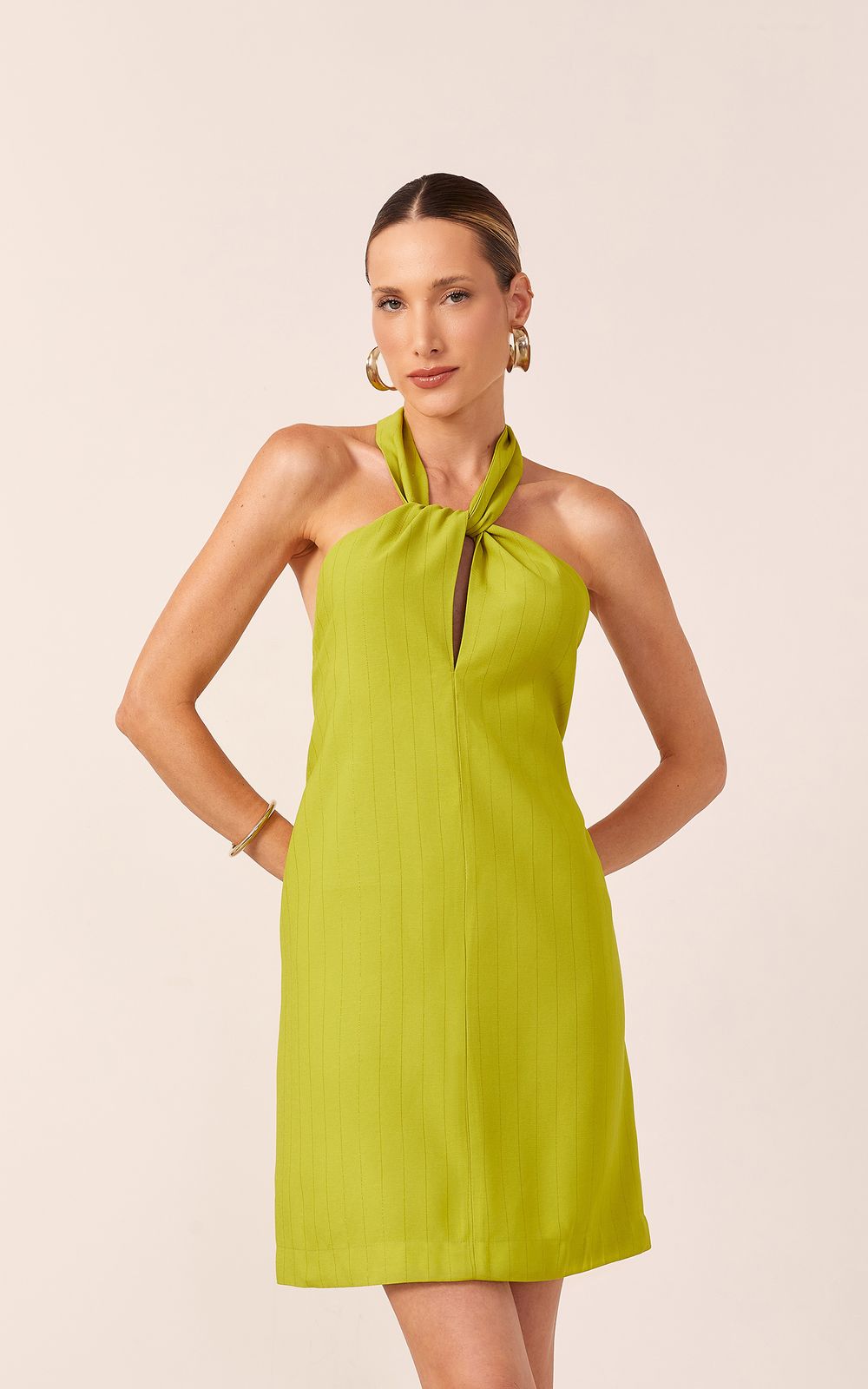 04281_0344_2-VESTIDO-CURTO-ELEMENTO-DETALHE-CRUZADO