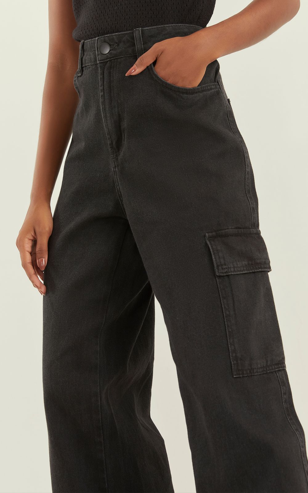 04869_0124_2-CALCA-JEANS-CARGO-BLACK