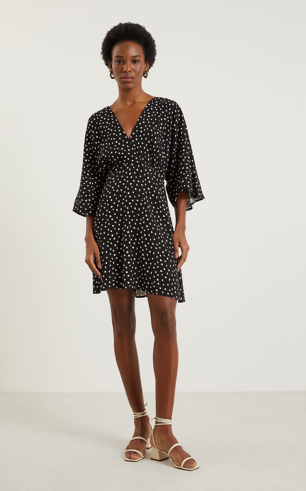 04910_0007_1-VESTIDO-CURTO-GLOSS