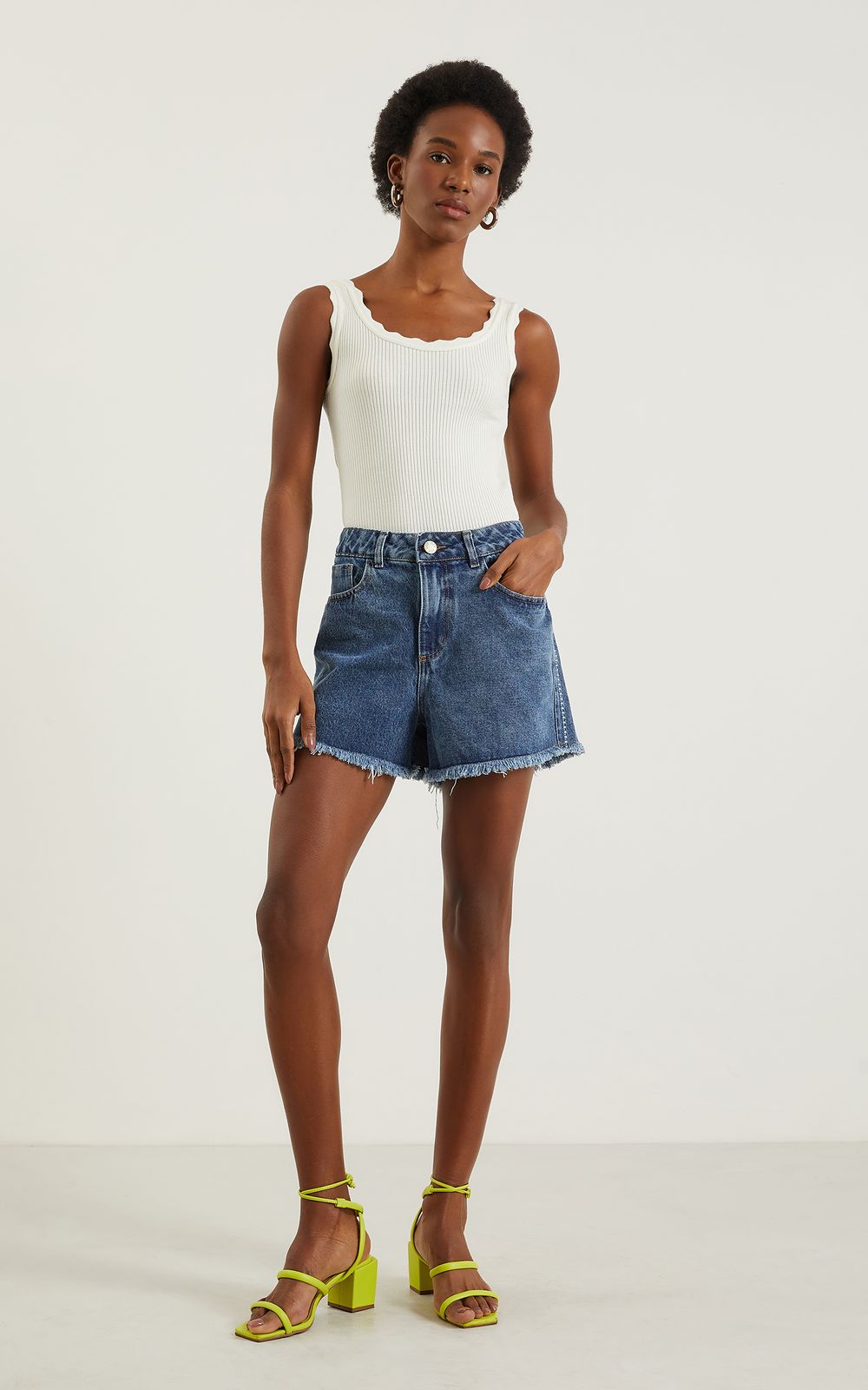 05058_0027_1-SHORT-JEANS-BORDADO