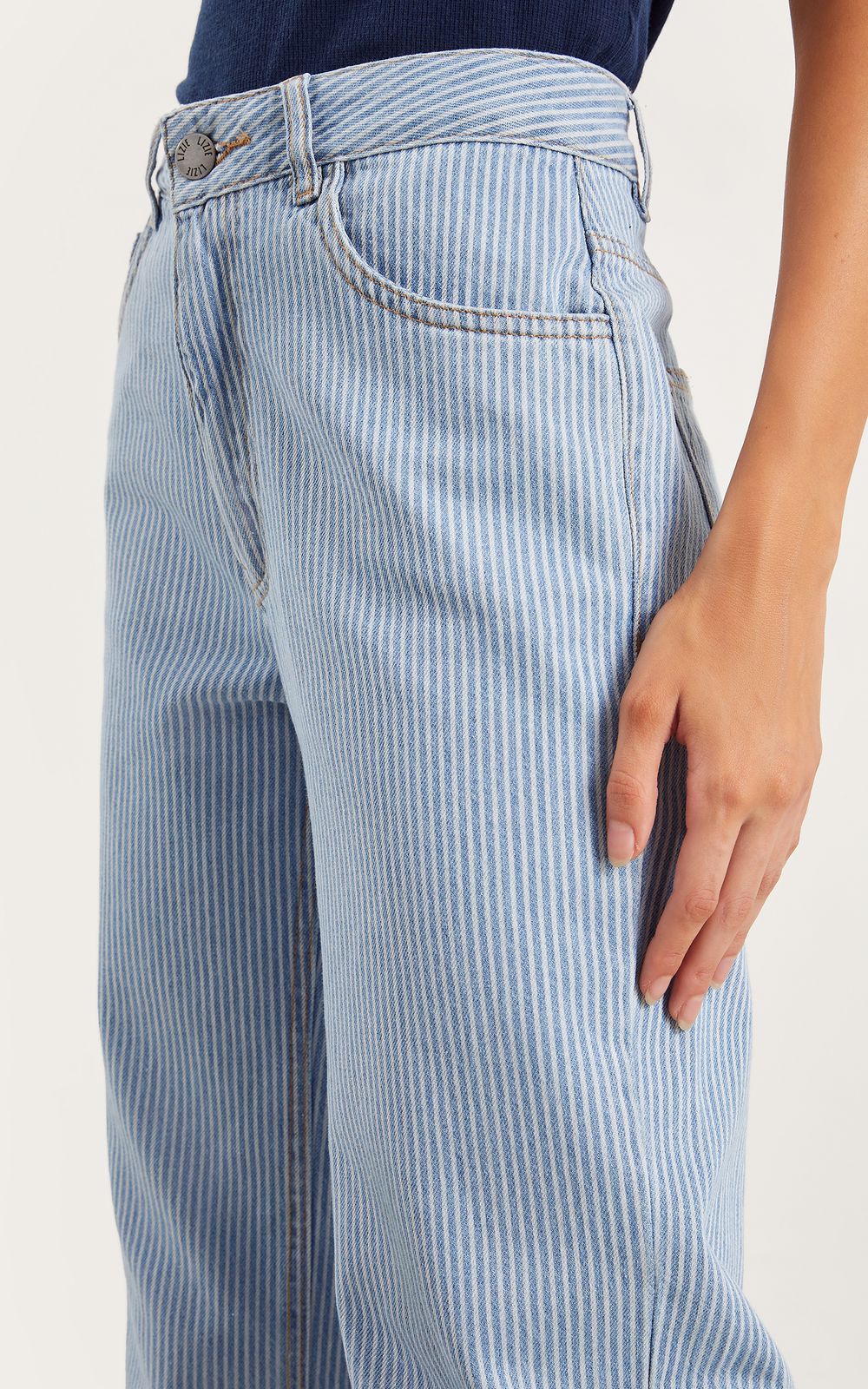 05029_0026_2-CALCA-WIDE-LEG-JEANS-STRIPE