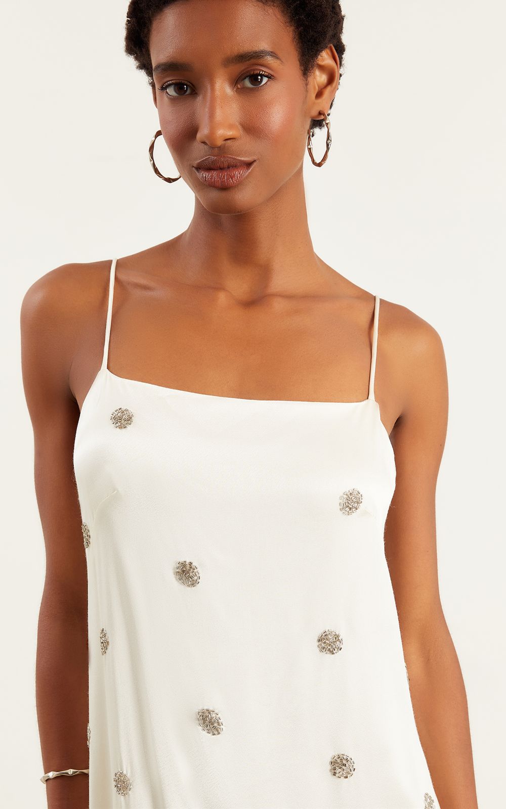 04978_0008_2-VESTIDO-MIDI-BORDADO-POA