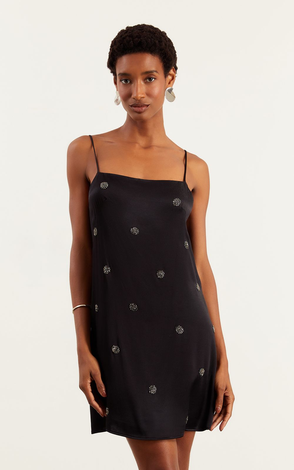 05318_0007_2-VESTIDO-CURTO-BORDADO