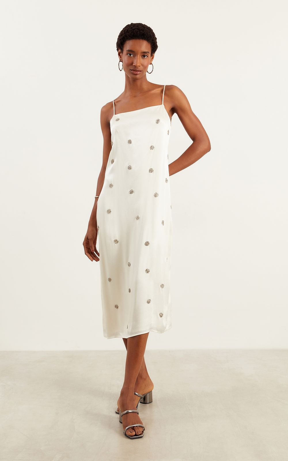 04978_0008_1-VESTIDO-MIDI-BORDADO-POA