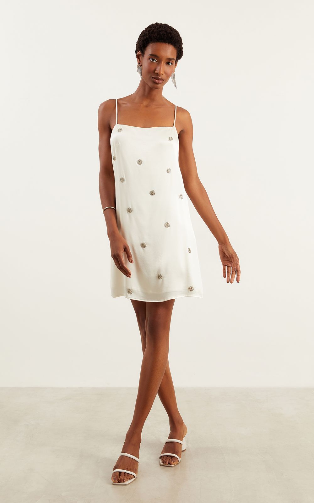 05318_0008_1-VESTIDO-CURTO-BORDADO