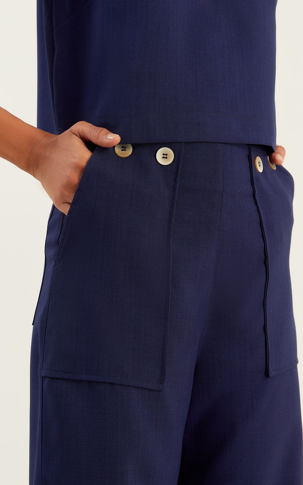 04993_0021_2-CALCA-PANTALONA-BOTOES-VANILA