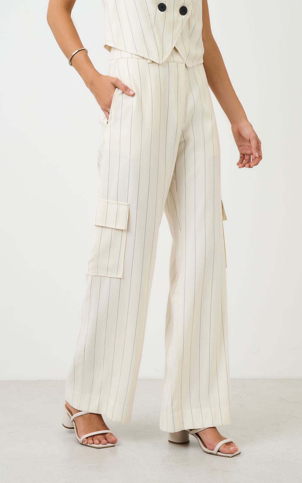 05442_0008_2-PANTALONA-CARGO-NEW-RISCA