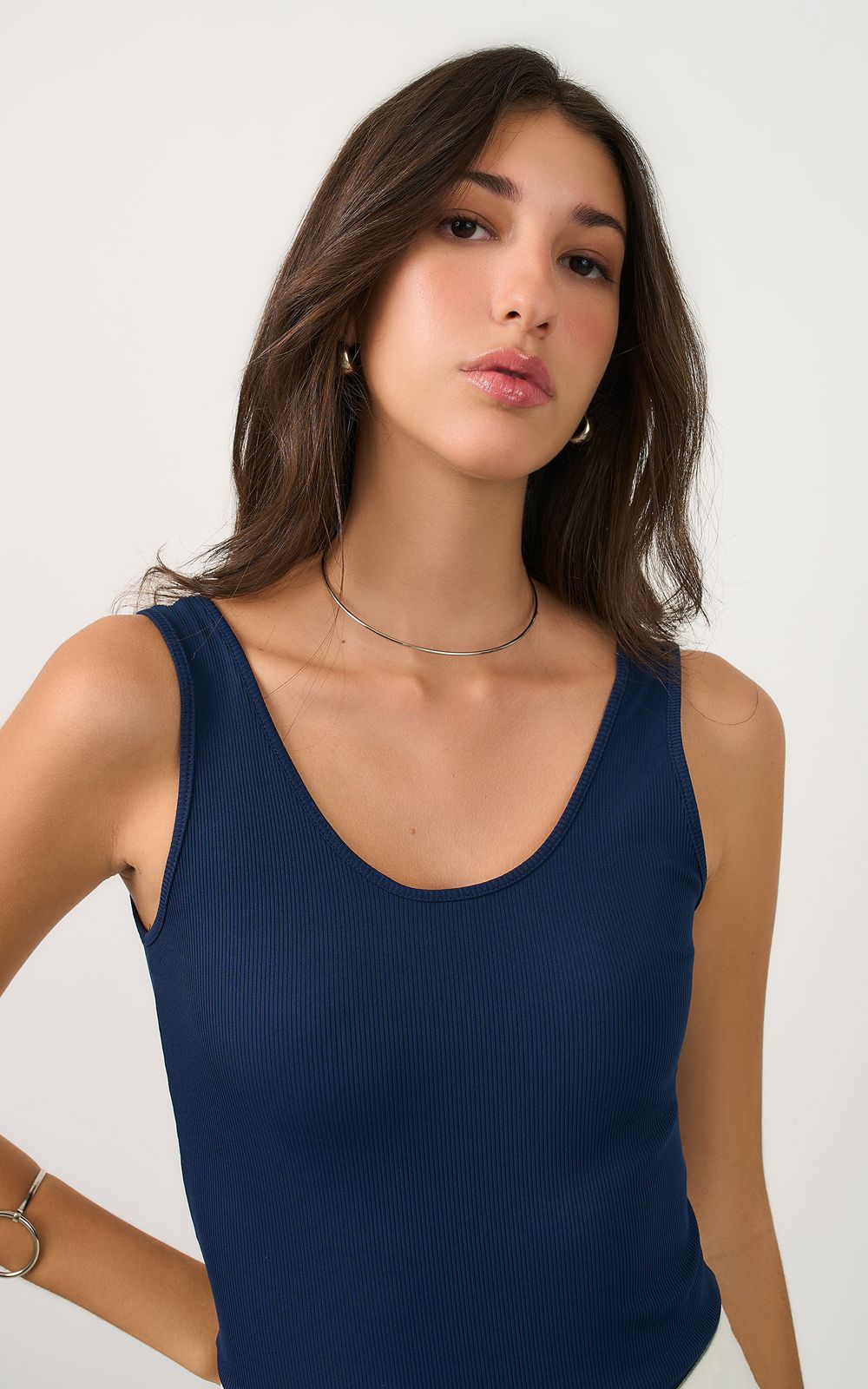 05709_0021_2-BODY-BASIC-CANELADO