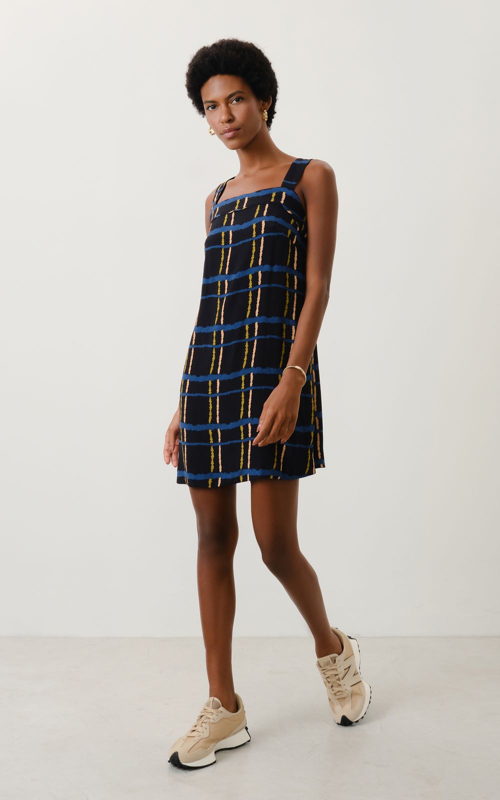 05645_0007_1-VESTIDO-CURTO-GRID