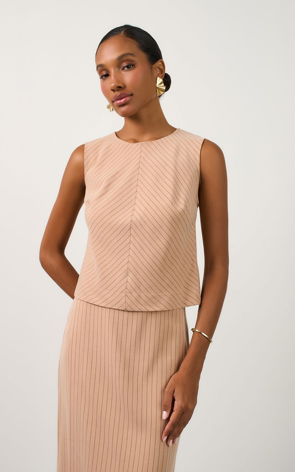 05643_0047_1-BLUSA-ARTICO-RECORTE-FRENTE
