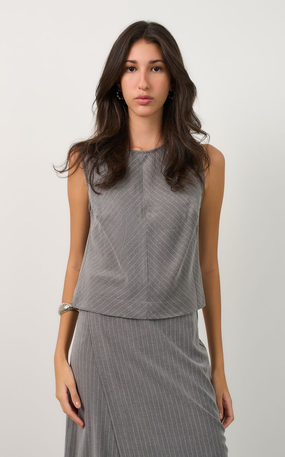 05643_0062_1-BLUSA-ARTICO-RECORTE-FRENTE